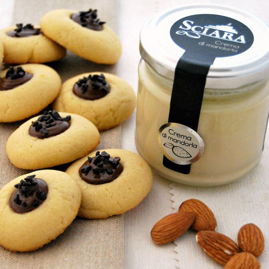 mandorlotti - biscotti con crema di mandorla