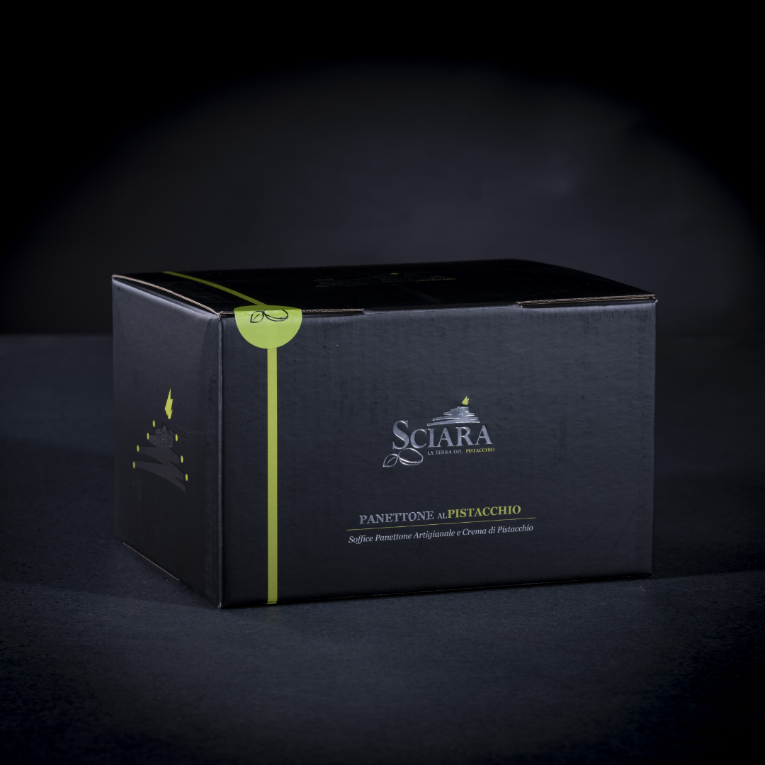 panettone al pistacchio di bronte sciara con crema di pistacchio