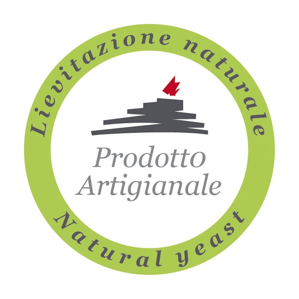 Dolce di Pasqua alla Nocciola senza latte con Olio extravergine d'oliva - Sciara La terra del pistacchio Bronte