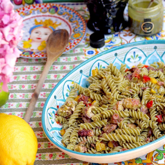 fusilli al pistacchio con pesto di pistacchio, polpo, alici e peperoni